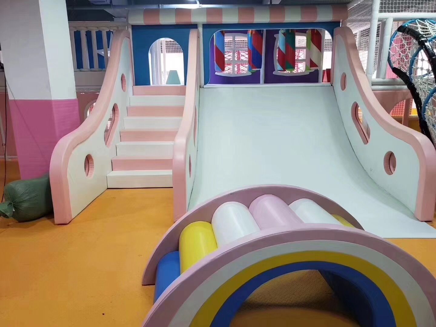 新型淘氣堡